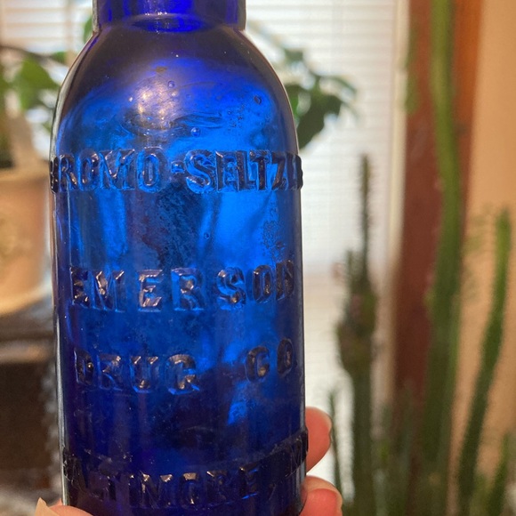 Beautiful Cobalt Blue Antique Medicine Bottle - Picture 3 of 10